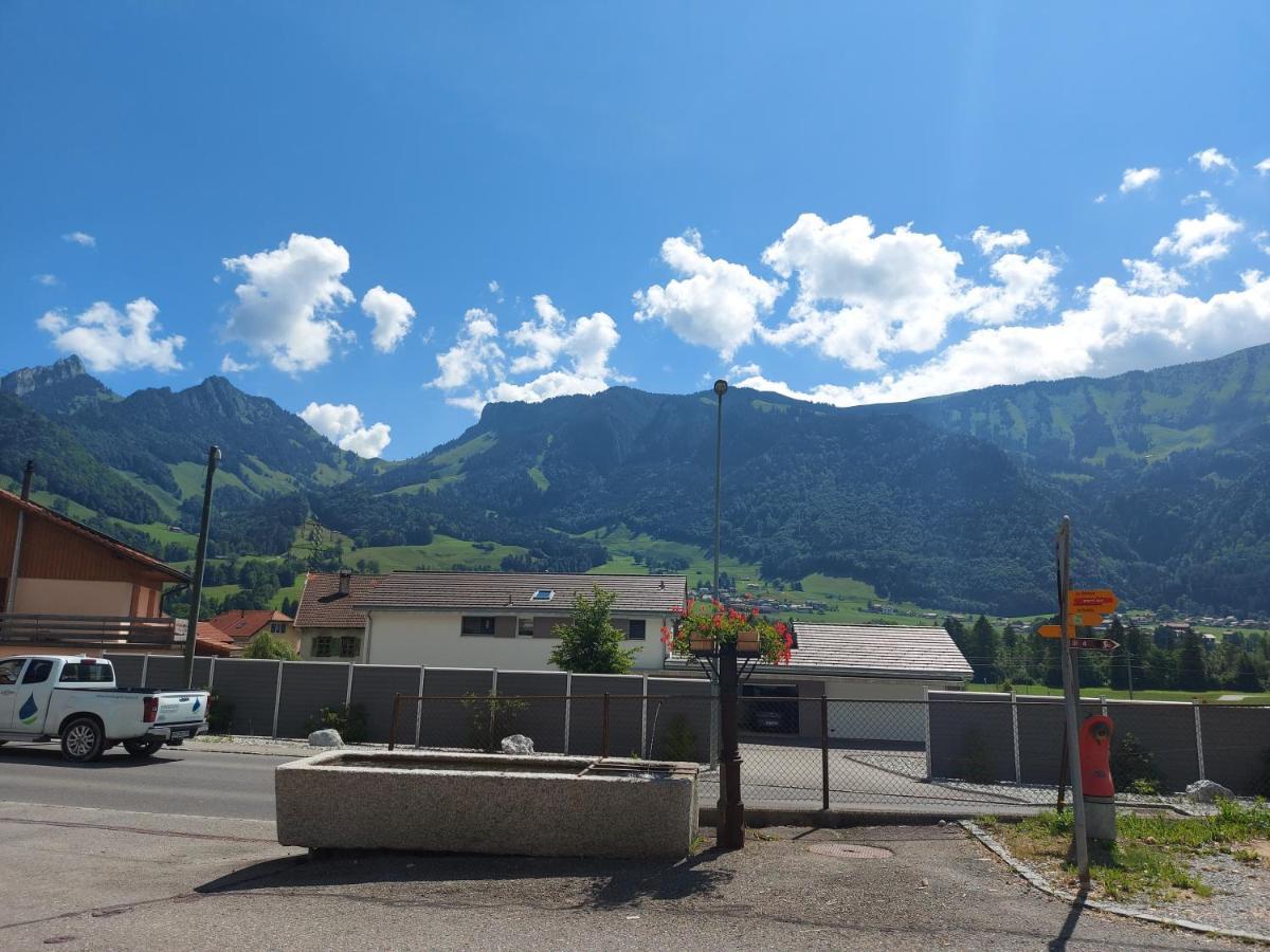 Appartement vouté en Gruyère dans l'Intyamon Enney Extérieur photo