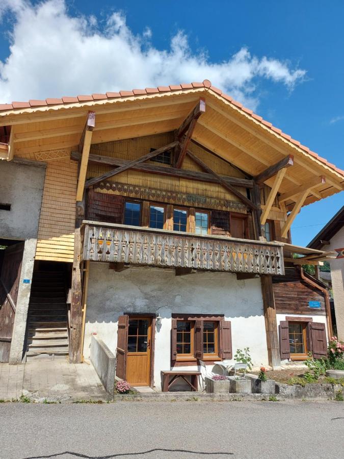 Appartement vouté en Gruyère dans l'Intyamon Enney Extérieur photo